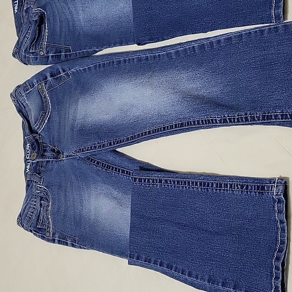 2 pairs Wallflower jeans - Picture 2 of 11